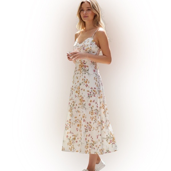 Reformation Dresses & Skirts - Reformation White Floral Maxi Dress